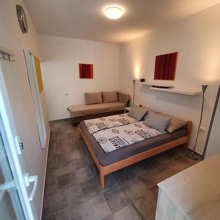 דירות Draga Bašćanska Relax House Rosemary מראה חיצוני תמונה